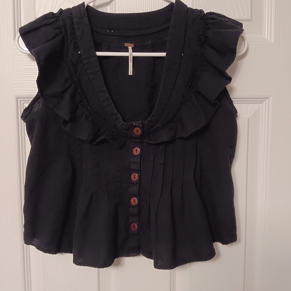 Free People Tops - Free People Sylvia Black Cotton Sleeveless Cropt Top With Ruffles & Buttons S